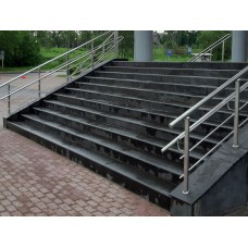 Облицовка бетонной лестницы ТЦ «Ладья» в Дмитрове 